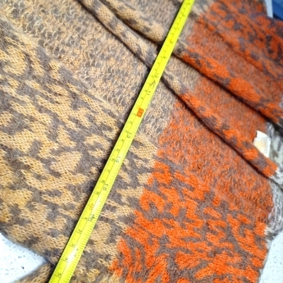 LUCY and Laurel Wool, Alpaca, Acrylic, Nylon, Lightweight, Women's Sweater - Picture 10 of 11